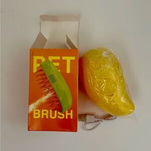 New Pet Massage Brush